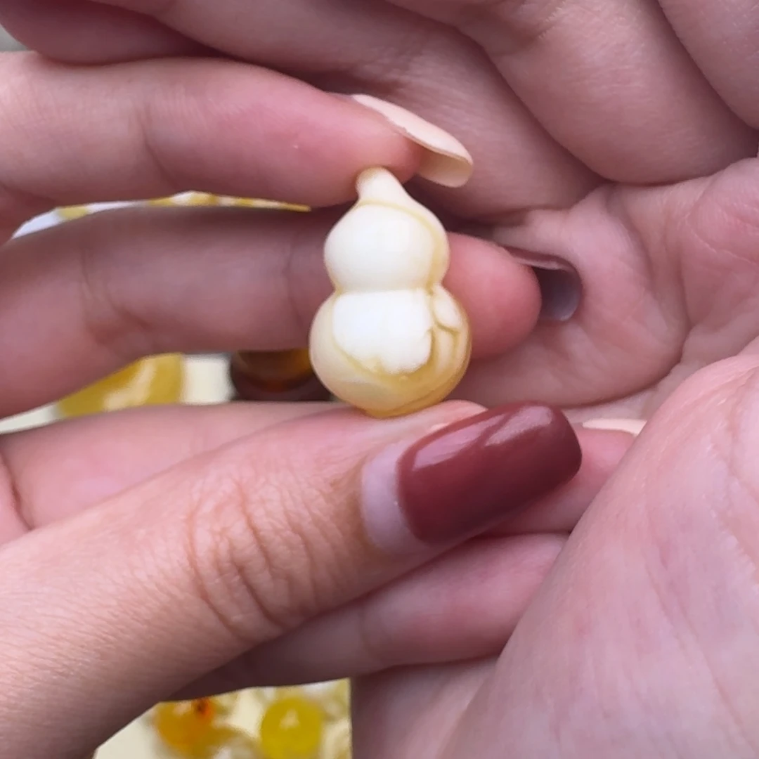 琥珀未镶嵌裸石16号