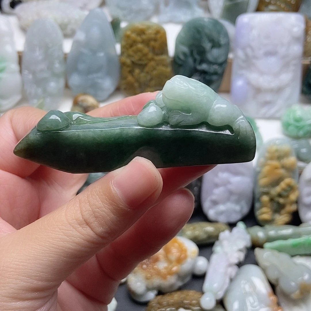 翡翠未镶嵌颈饰翡翠