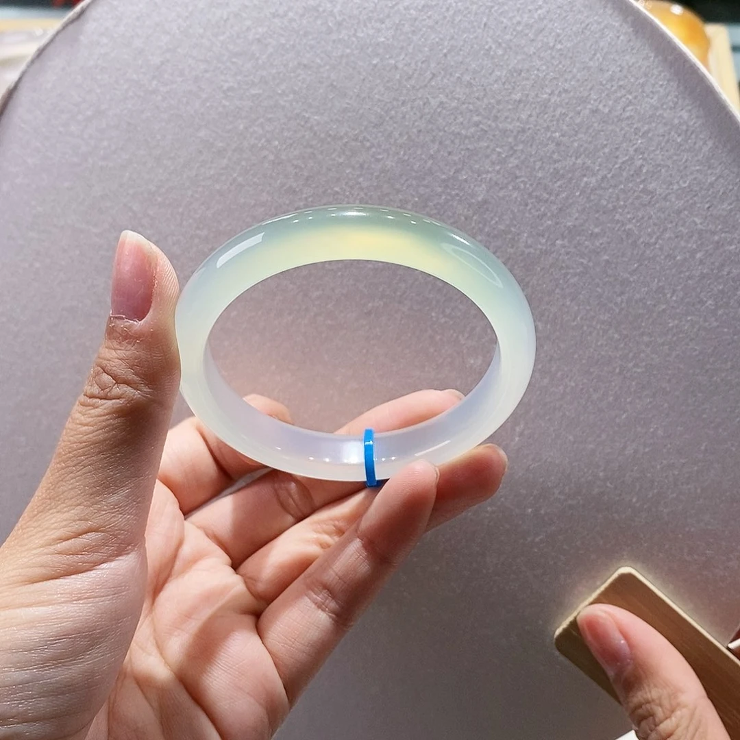 玛瑙/玉髓手镯未镶嵌54.3