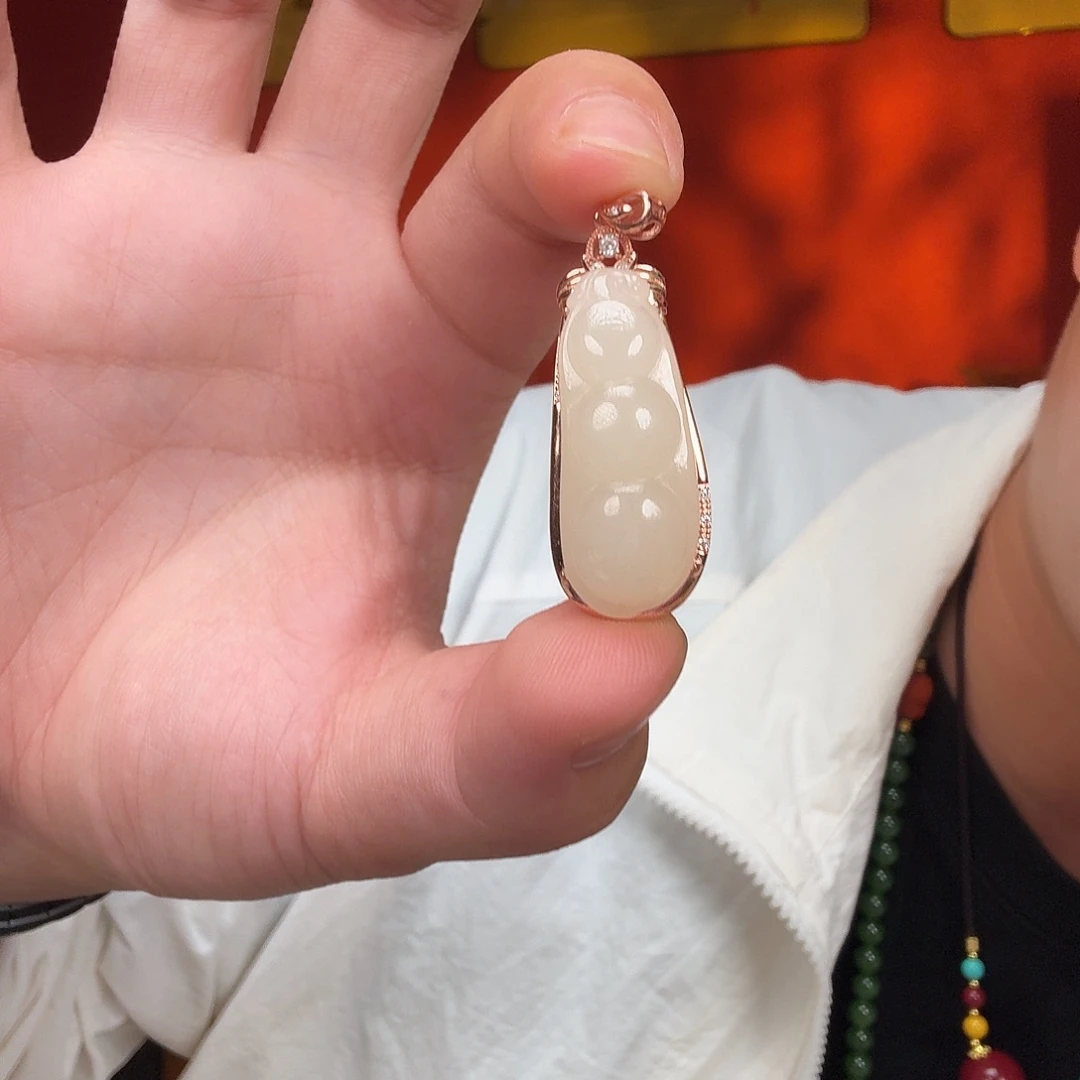 和田玉（糖玉）银S925镶嵌颈饰