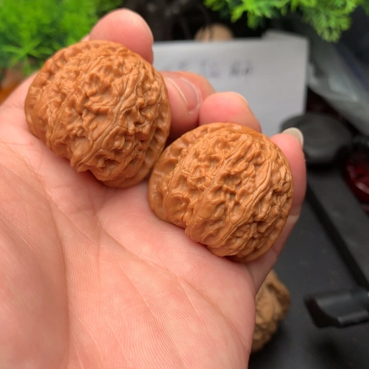 吊坠文玩核桃38.5尺白狮子修尖