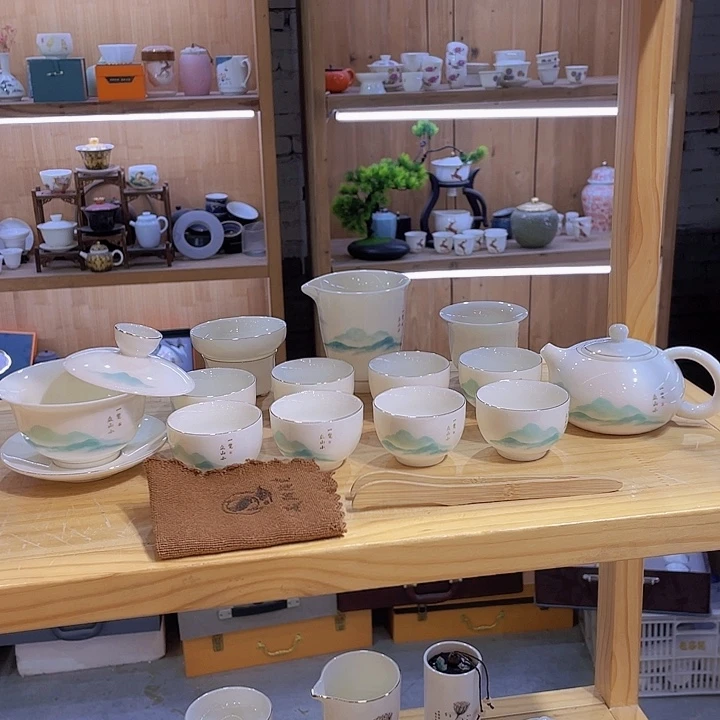 一览众山小羊脂玉套装