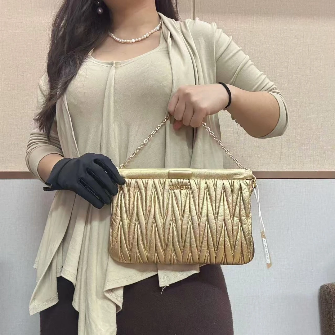 95新 MIU MIU/缪缪 金棕色褶皱单肩斜跨包/云海优选/H21925