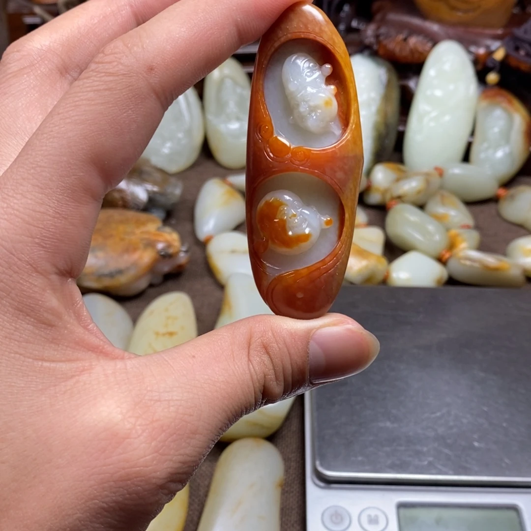 和田玉未镶嵌把件