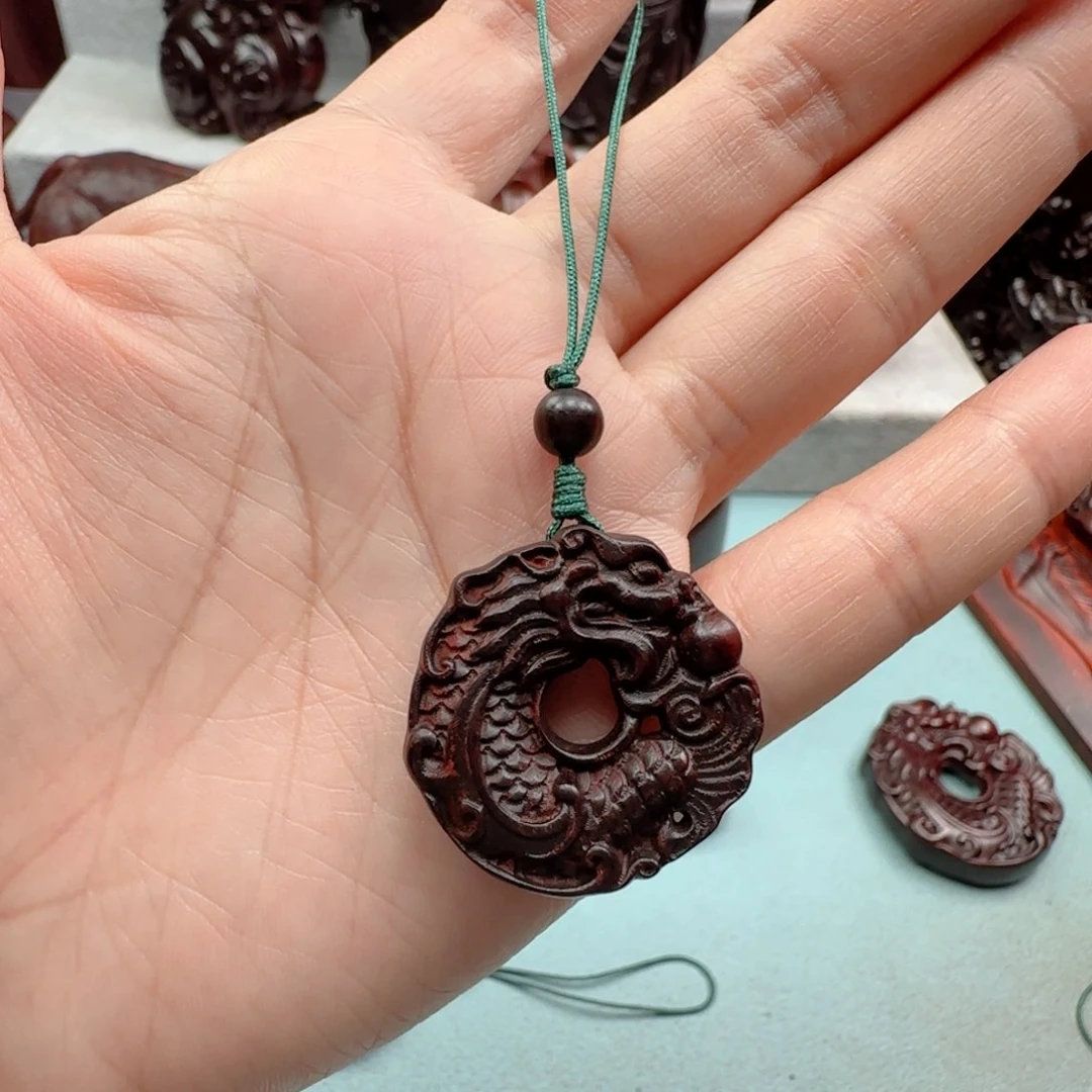 小叶紫檀把件玖鱼化龙