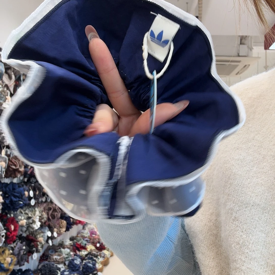 阿迪发圈哈哈哈哈哈哈哈