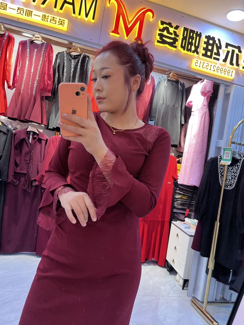 时尚修身连衣裙长袖