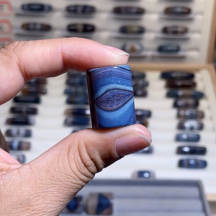 段***玛瑙/玉髓未镶嵌颈饰