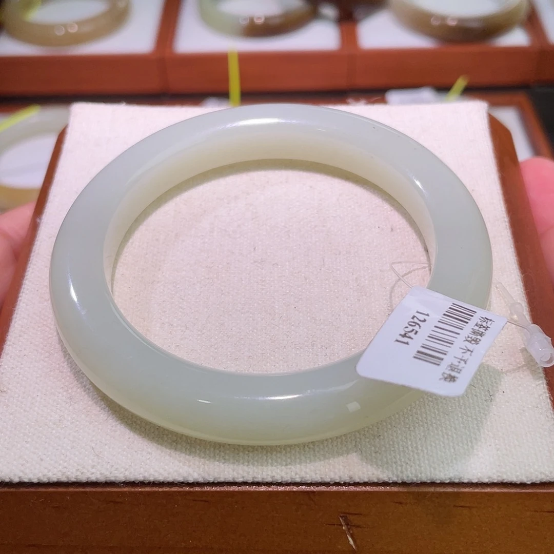【闪购商品】未镶嵌手镯和田玉和田玉56
