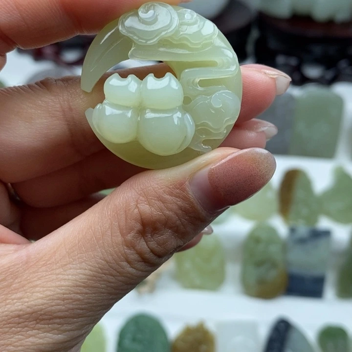 和田玉未镶嵌颈饰34