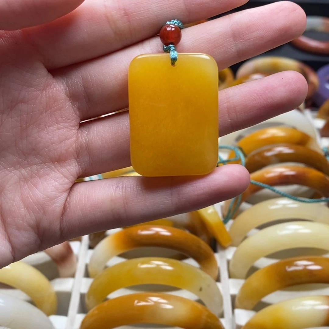 石英质玉（黄龙玉）吊坠未镶嵌阳*兮