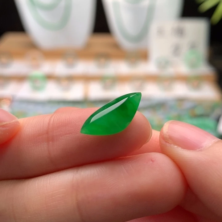 颈饰未镶嵌翡翠天然缅甸A货翡翠