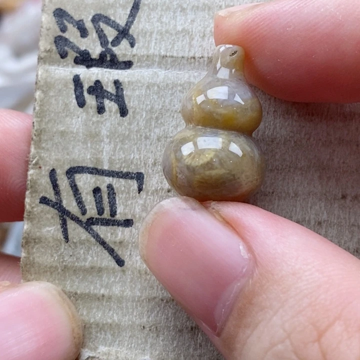 硅化珊瑚（珊瑚玉）未镶嵌颈饰幺小