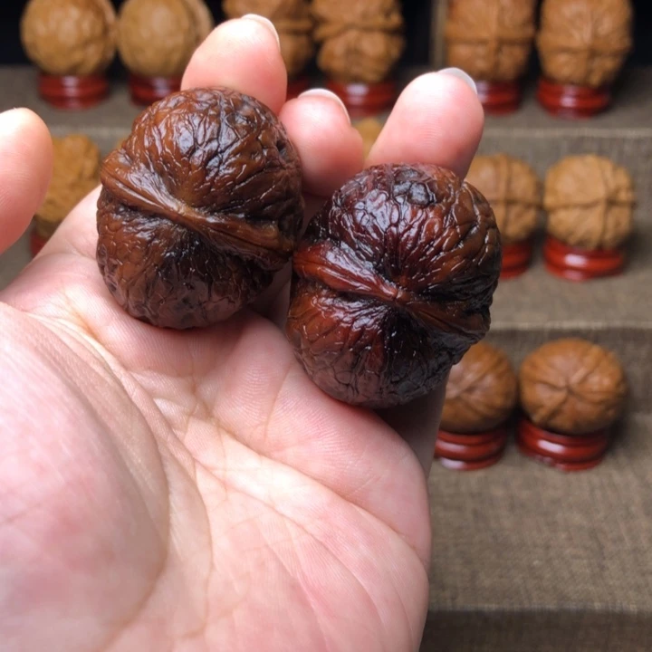 把件文玩核桃45墨玉猫眼38