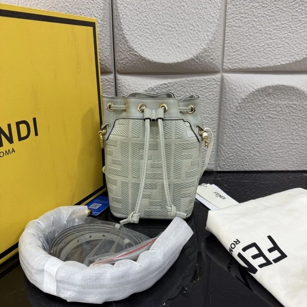 95新 FENDI/芬迪 95/包包/芬迪/250218EL0002