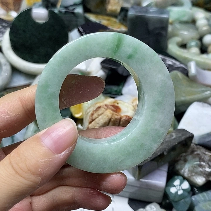 好***呀翡翠未镶嵌颈饰天然翡翠