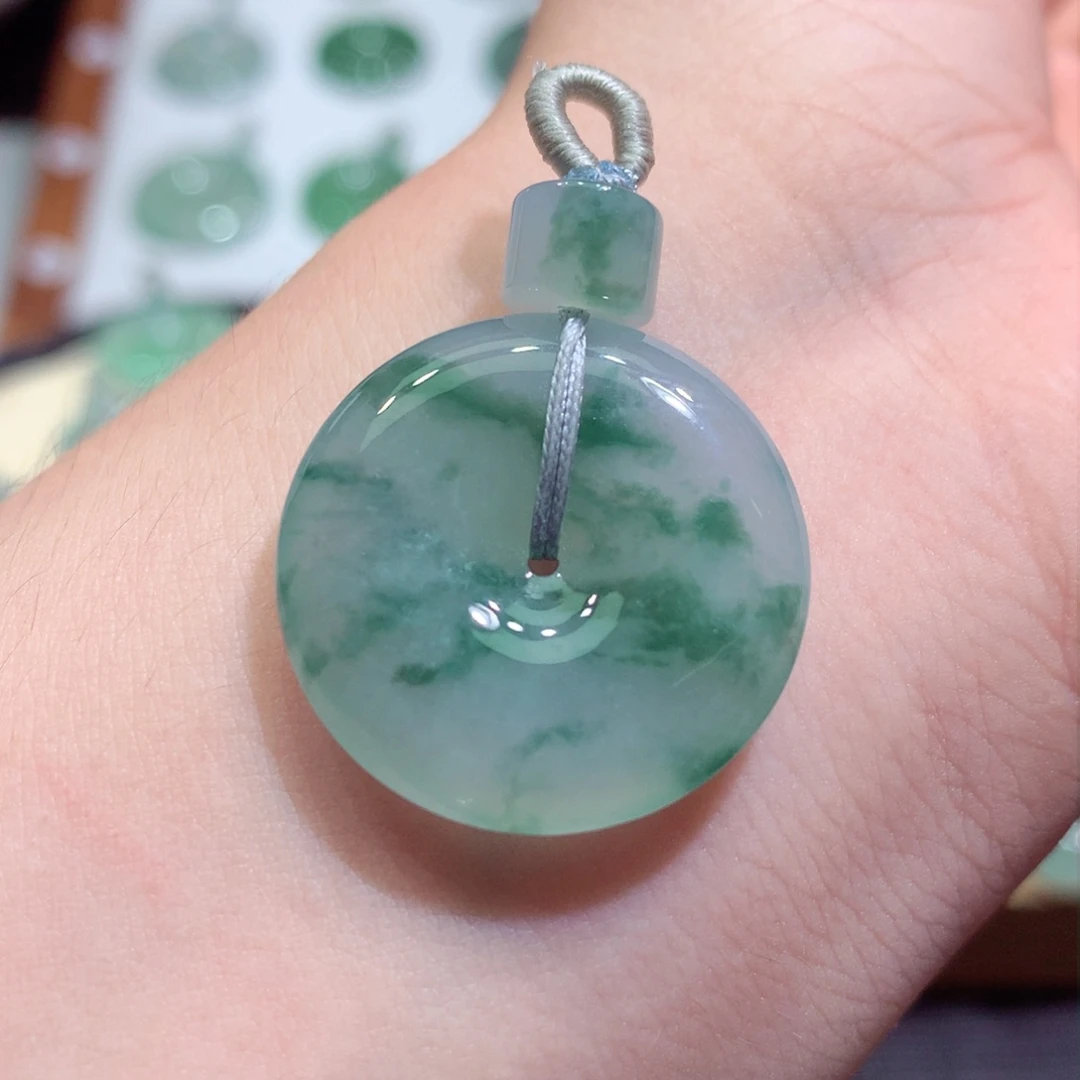 翡翠未镶嵌颈饰90