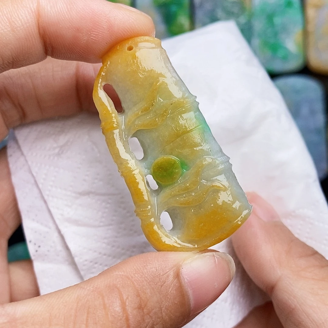 未镶嵌定制翡翠翡翠A货一物一证放漏价