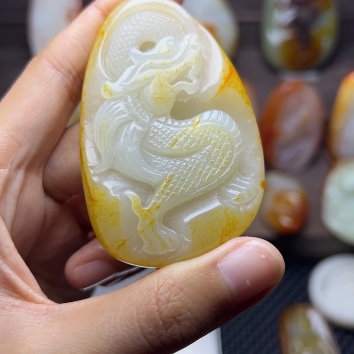 和田玉未镶嵌颈饰