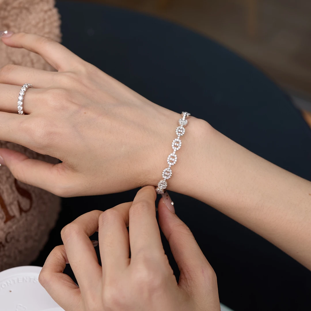 925银莫桑石手链 小猪鼻手镯链满钻镶嵌轻奢时尚百搭气质