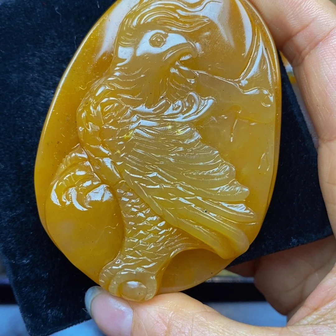 未镶嵌石英质玉（黄龙玉）颈饰