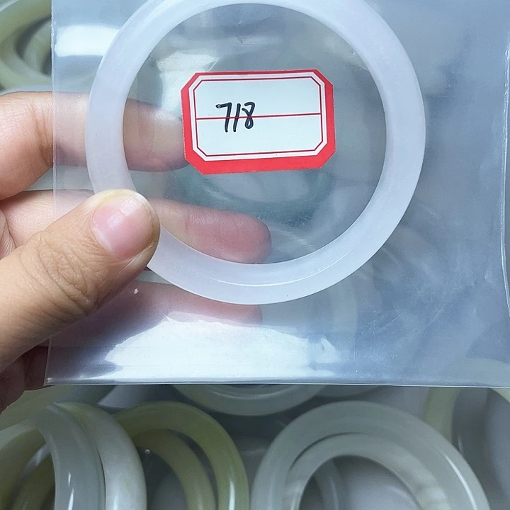 石英质玉手镯未镶嵌718
