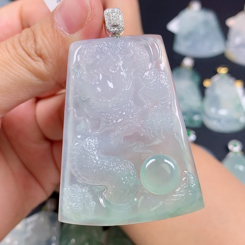 【闪购商品】翡翠18K金镶嵌颈饰龙牌