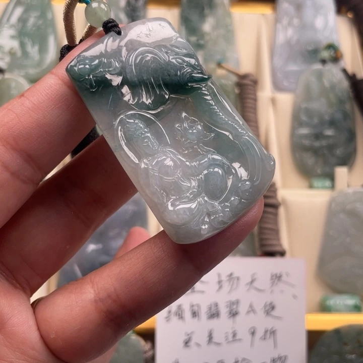 颈饰未镶嵌翡翠玉