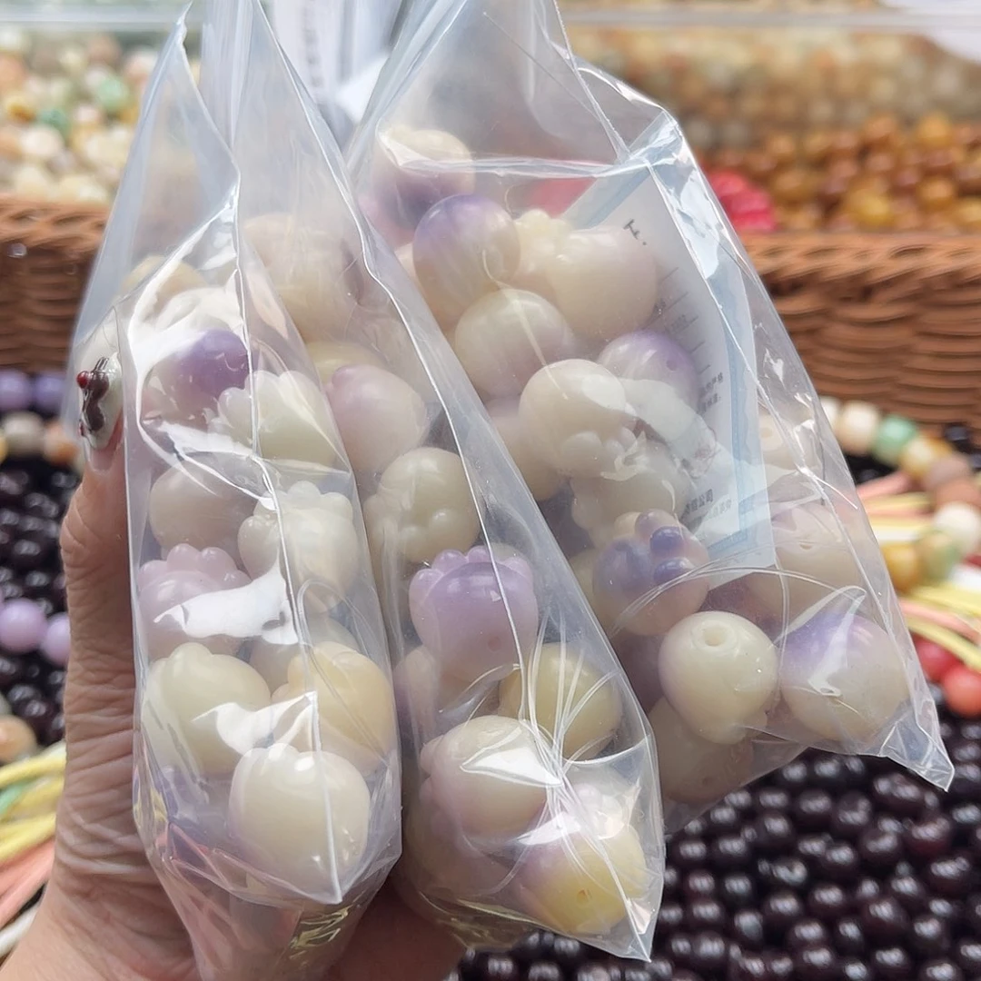 白玉菩提吊坠B/16mm/30颗微瑕锅底