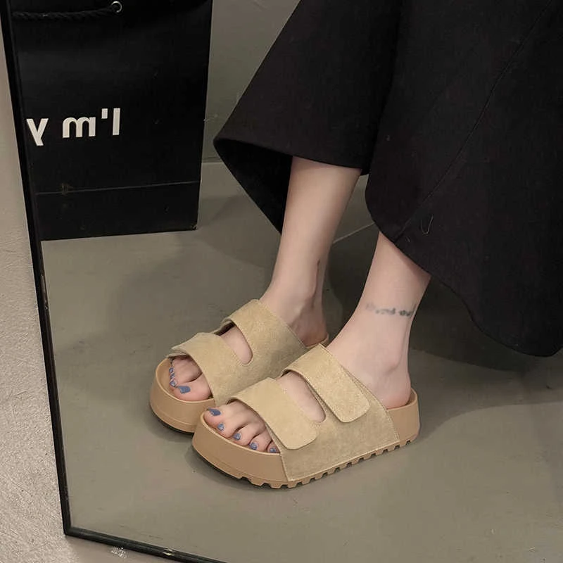 啄木鸟厚底勃肯一字拖鞋女外穿2025新款夏季增高魔术贴沙滩凉拖鞋