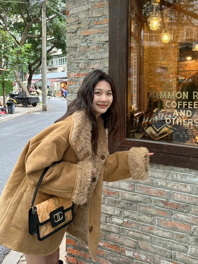 两面穿机车服秋冬宽松加厚毛毛外套女