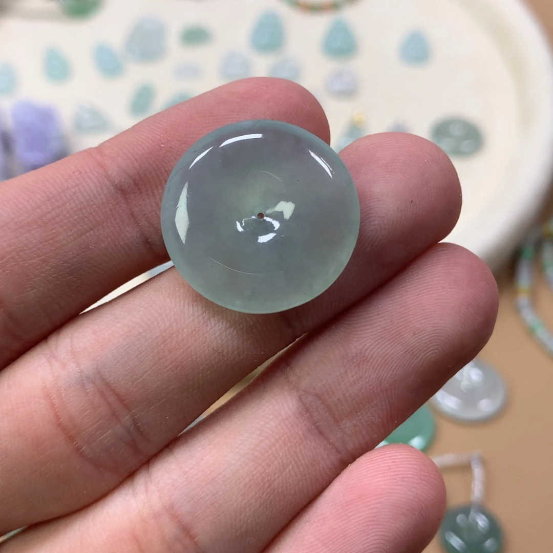 翡翠未镶嵌颈饰天然缅甸A货翡翠