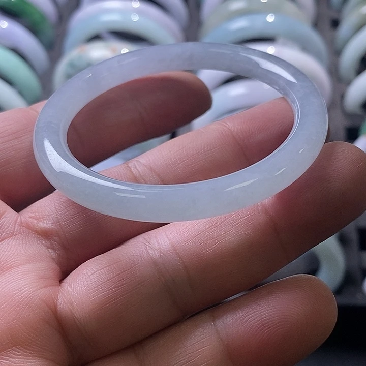 杨***妞翡翠未镶嵌手镯圆