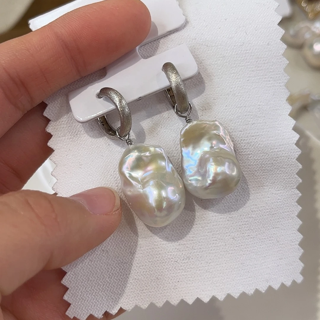 淡水珍珠银S925镶嵌耳饰