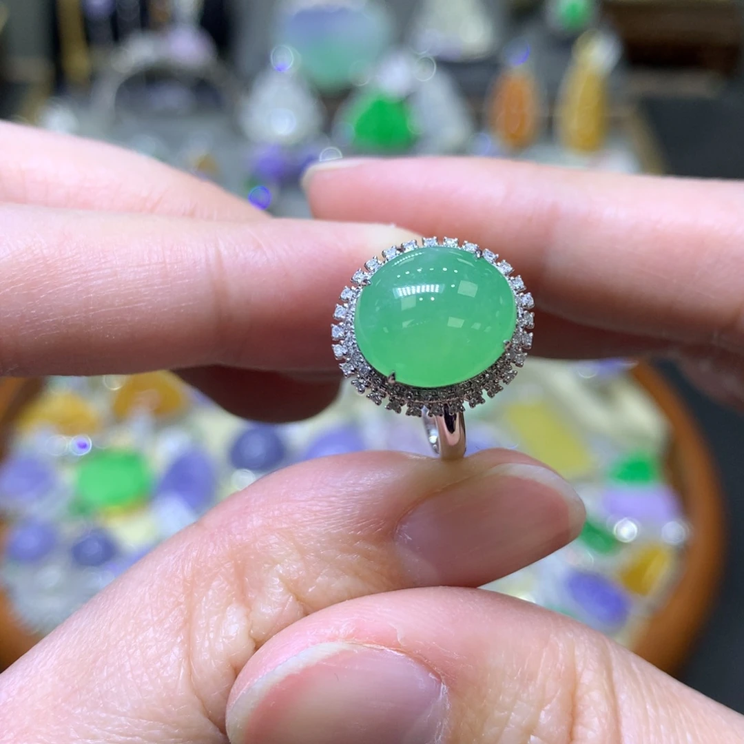 翡翠颈饰18K金镶嵌翡翠吊坠项链