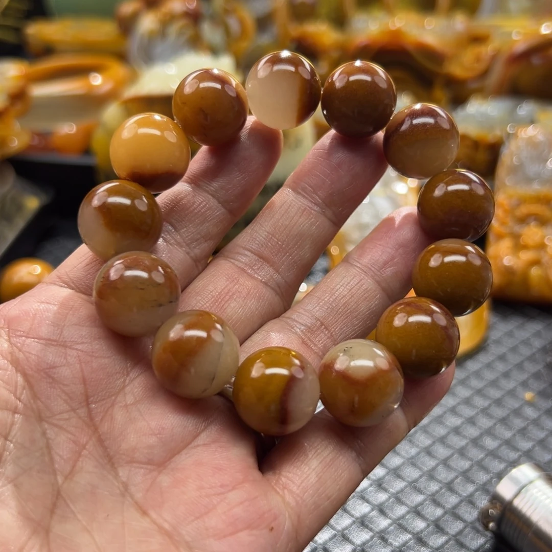 石英质玉未镶嵌颈饰