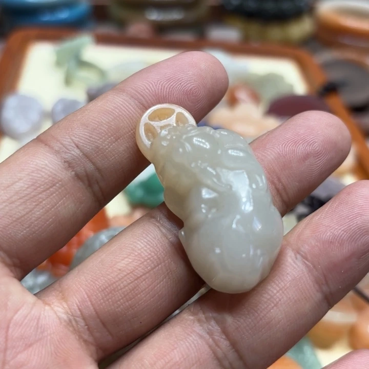 千***己石英岩玉合金颈饰