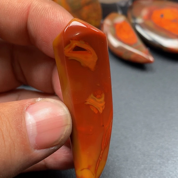 玛瑙/玉髓颈饰未镶嵌沉*淀
