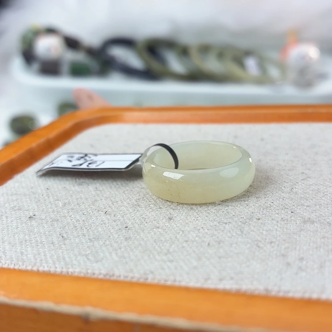 和田玉未镶嵌戒指s7清水飘糖轮胎18.3不退换