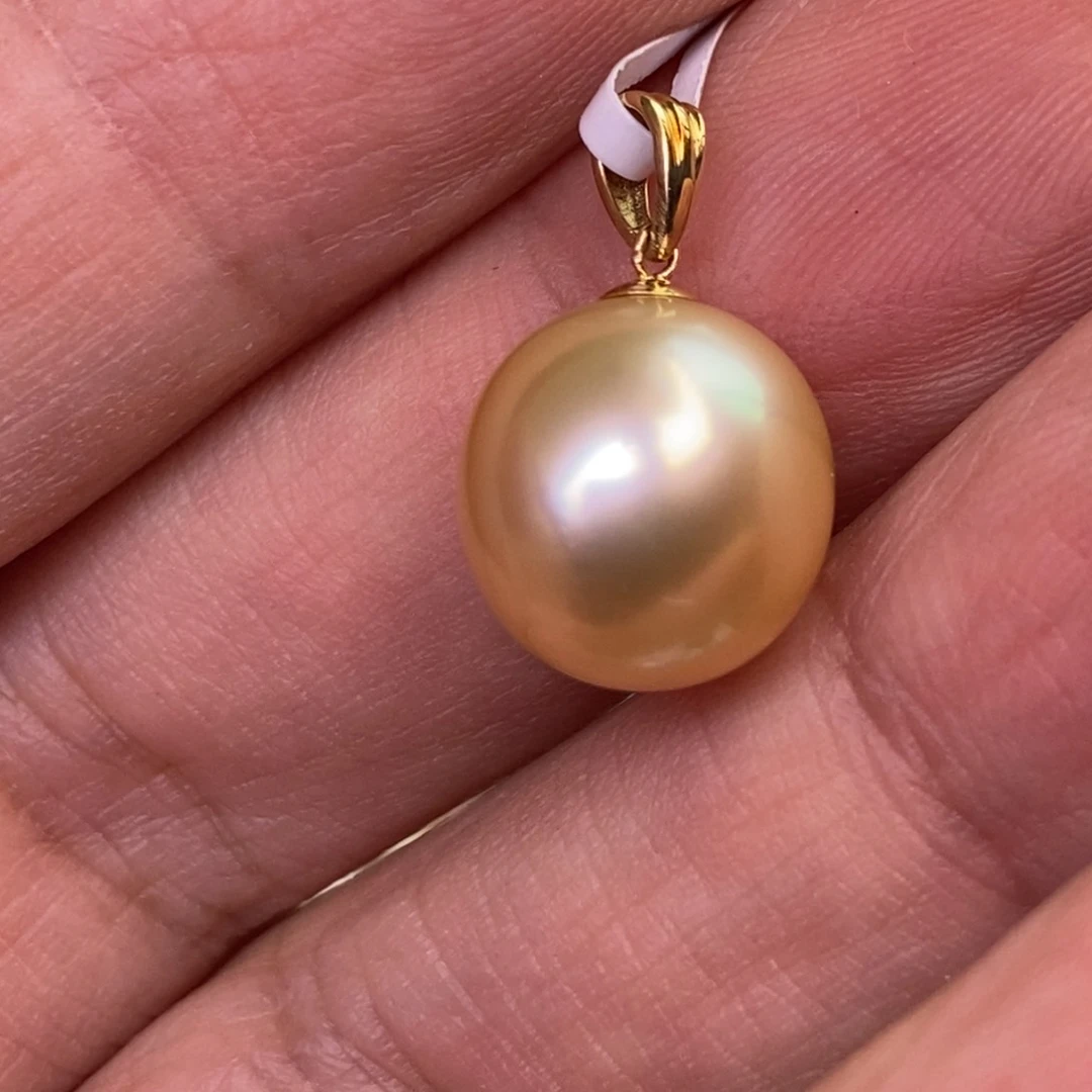 颈饰18K金镶嵌海水珍珠