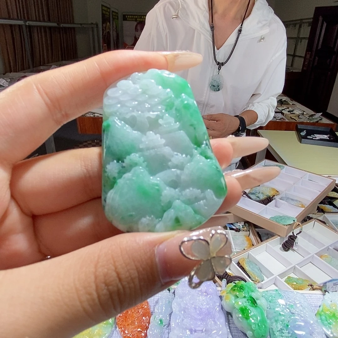 翡翠未镶嵌颈饰翡翠