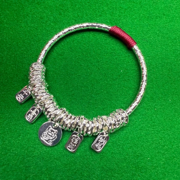 时尚精品手链无礼盒YZ022