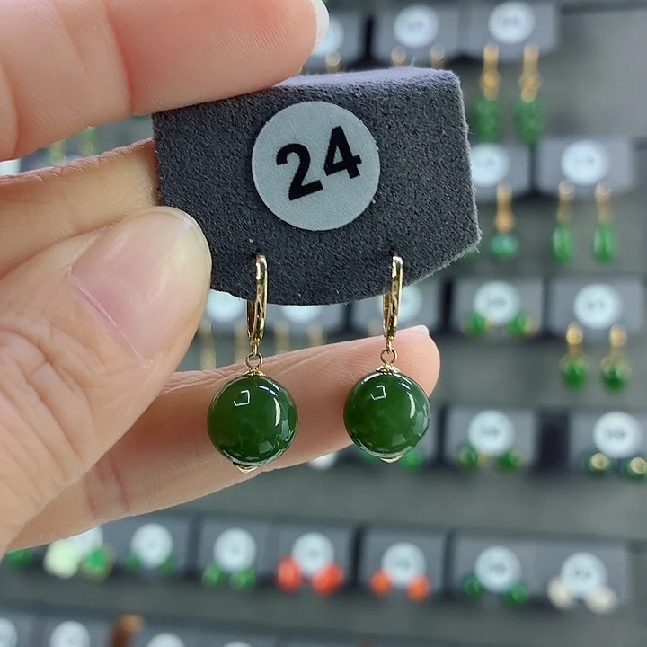 和田玉18K金镶嵌耳饰