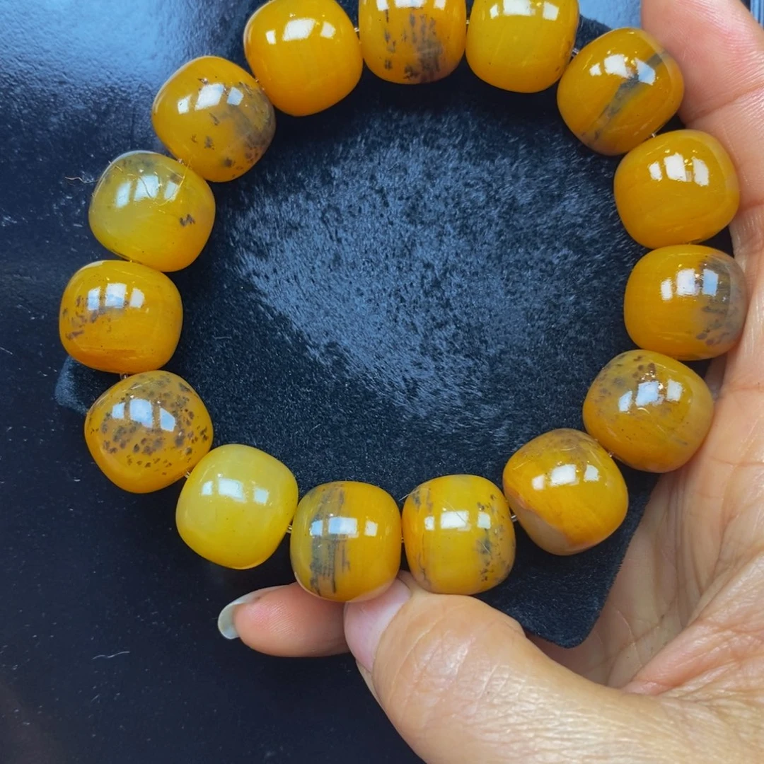 未镶嵌石英质玉（黄龙玉）颈饰