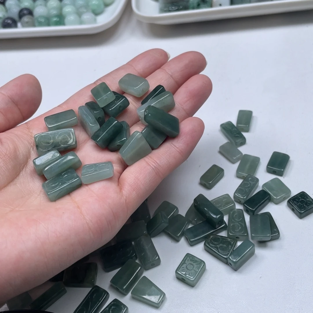 翡翠未镶嵌颈饰翡翠吊坠