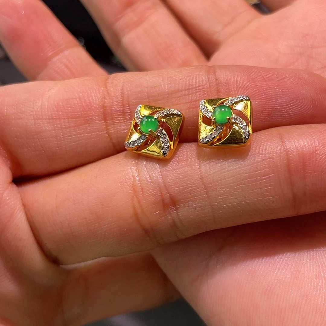 翡翠未镶嵌颈饰耳环