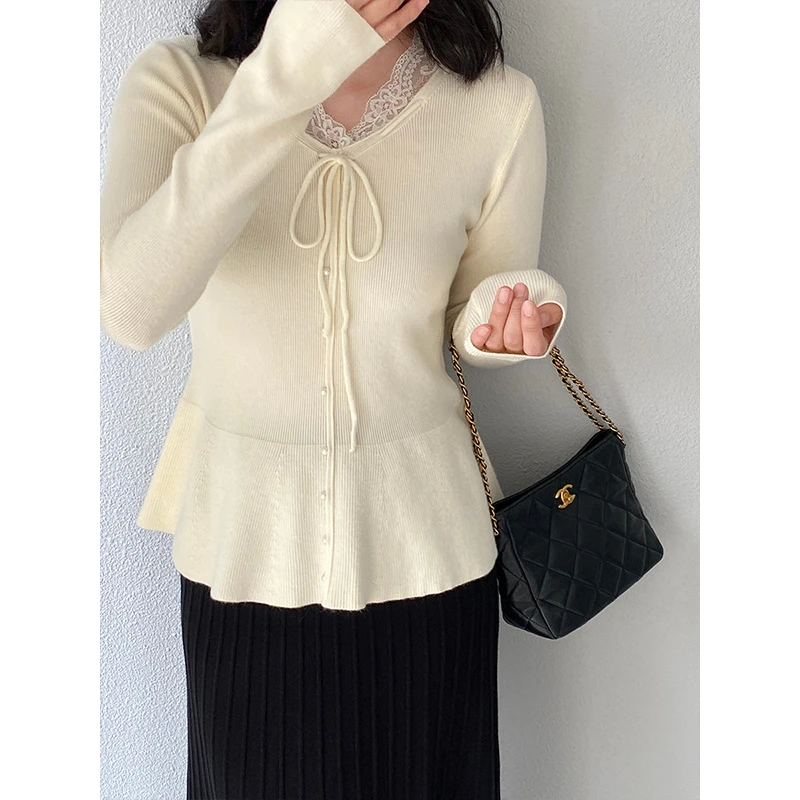 jz精致内搭杏色蕾丝边系带v领长袖针织衫女冬假两件上衣2061