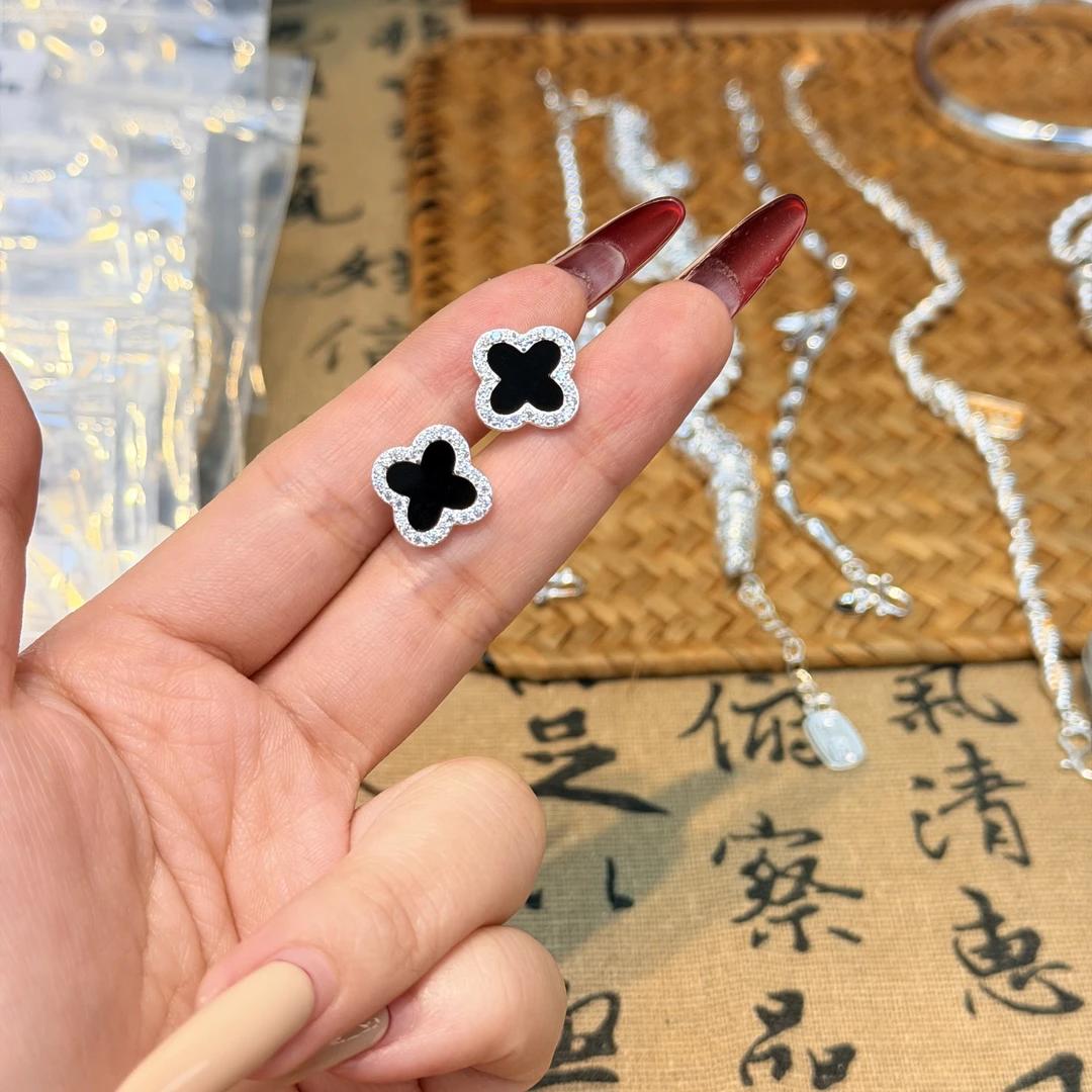 925银耳饰 四叶heise耳钉女小众设计高级感时尚精致气质百搭耳饰