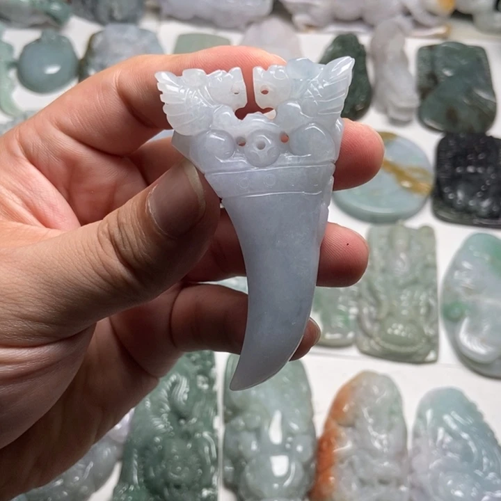 翡翠未镶嵌颈饰龙牙44