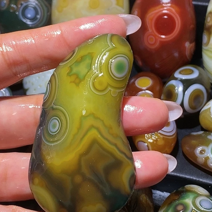 玛瑙/玉髓未镶嵌珠宝奇石20